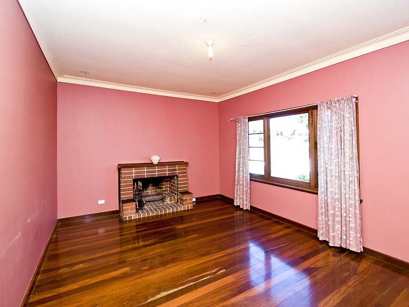 28 Oldham Crescent, Hilton WA 6163