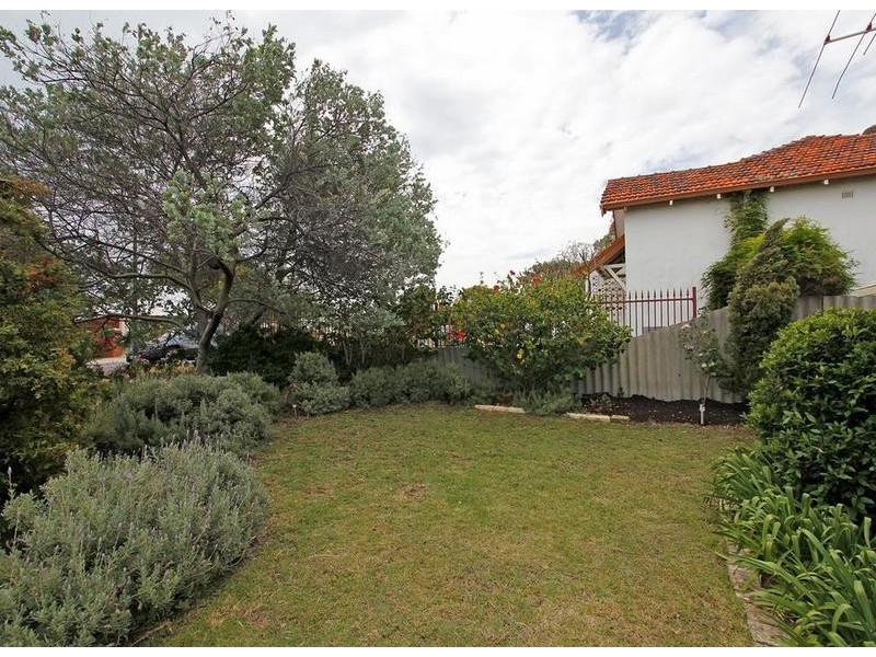 6a Petra Street, Palmyra WA 6157