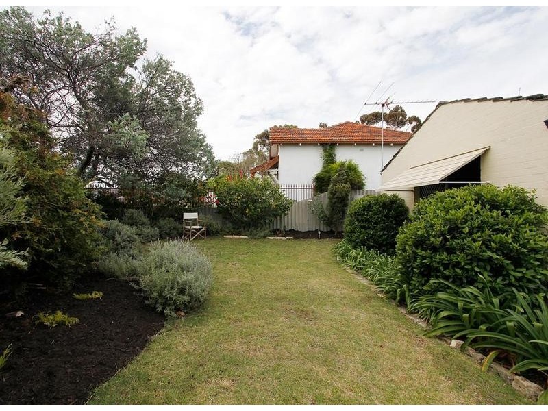 6a Petra Street, Palmyra WA 6157