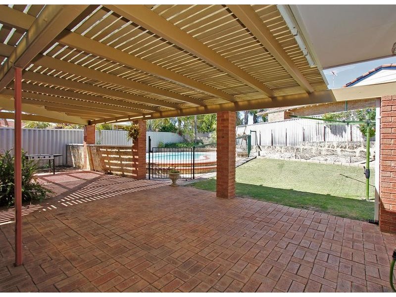 1 King Close, Winthrop WA 6150