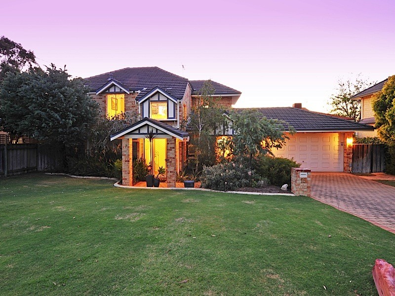 19 Barnard Street, Alfred Cove WA 6154