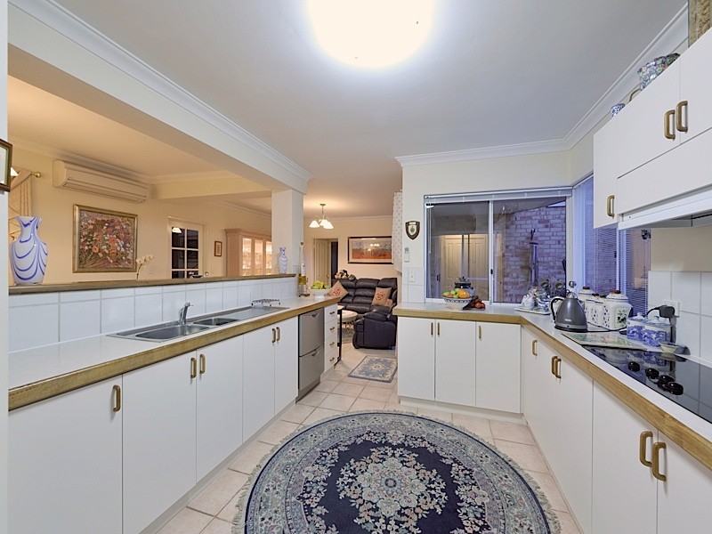 19 Barnard Street, Alfred Cove WA 6154