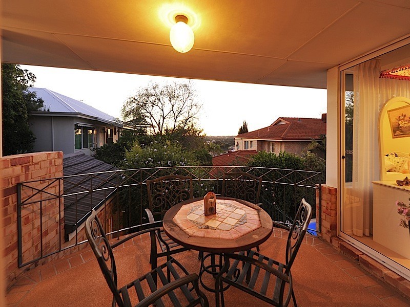 19 Barnard Street, Alfred Cove WA 6154