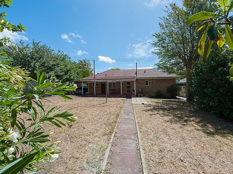 106 North Lake Road, Myaree WA 6154