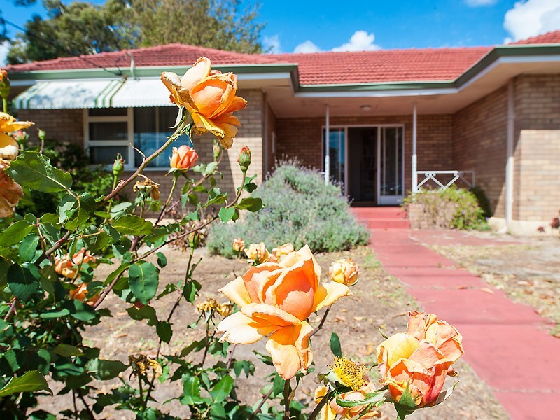 106 North Lake Road, Myaree WA 6154