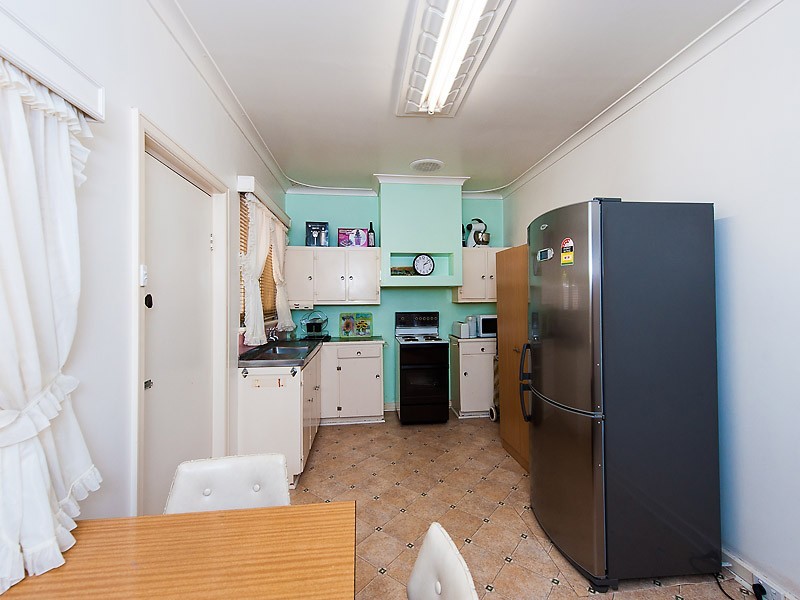 106 North Lake Road, Myaree WA 6154