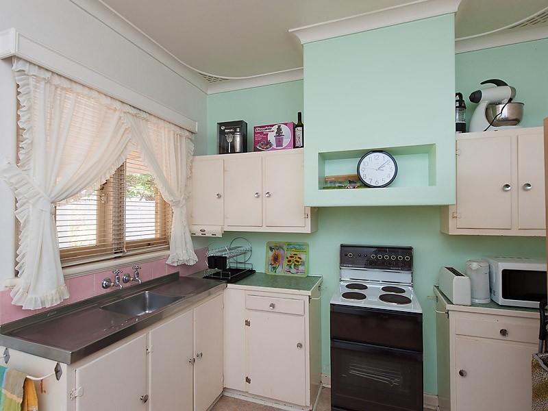 106 North Lake Road, Myaree WA 6154