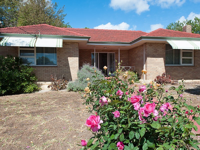 106 North Lake Road, Myaree WA 6154