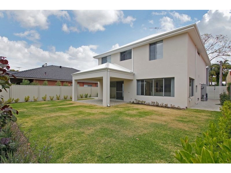 11 Daniel Street, Attadale WA 6156