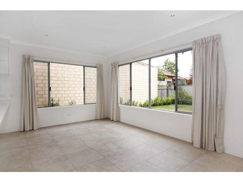 11 Daniel Street, Attadale WA 6156