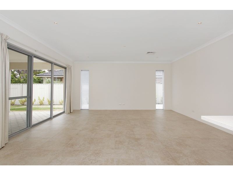 11 Daniel Street, Attadale WA 6156