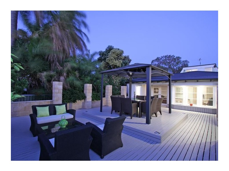 40 Warragoon Crescent, Attadale WA 6156