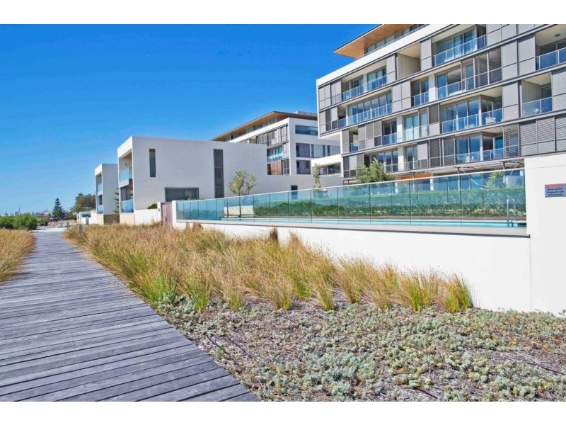 2b/23 Ocean Drive, North Coogee WA 6163