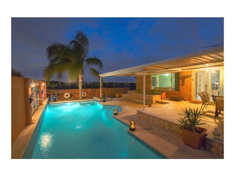 6 Rhodes Rise, Coogee WA 6166