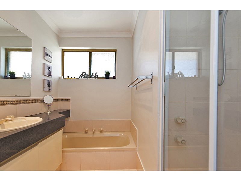 6 Rhodes Rise, Coogee WA 6166