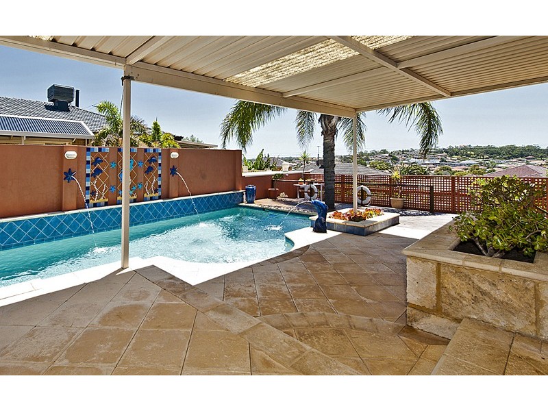 6 Rhodes Rise, Coogee WA 6166