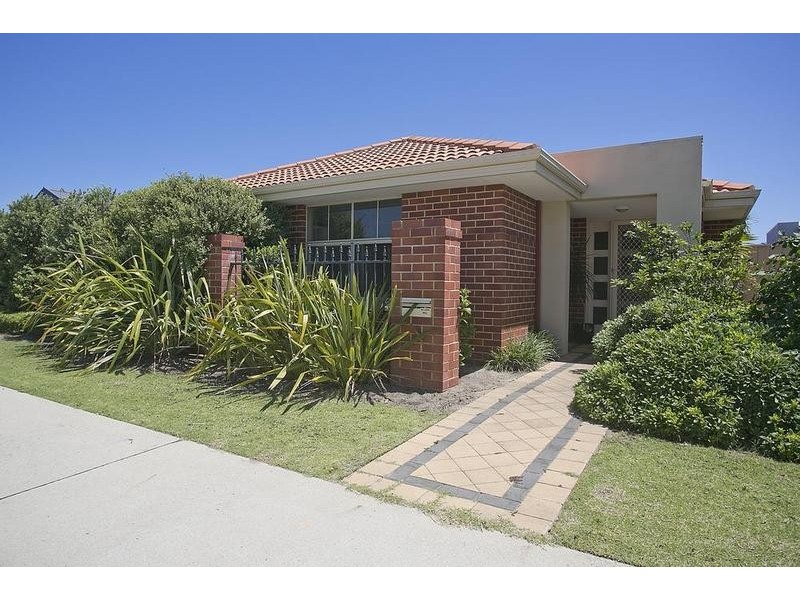 4 Goulburn Approach, Hammond Park WA 6164