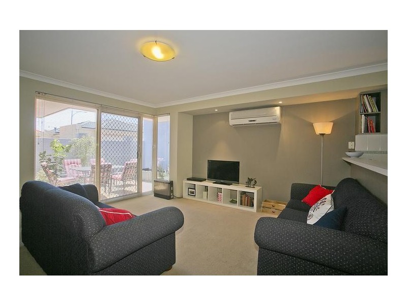 4 Goulburn Approach, Hammond Park WA 6164