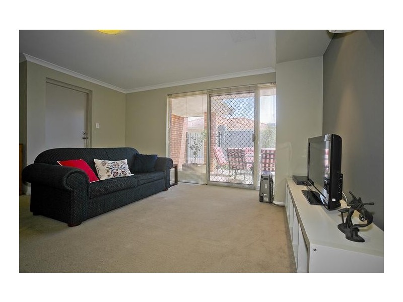4 Goulburn Approach, Hammond Park WA 6164