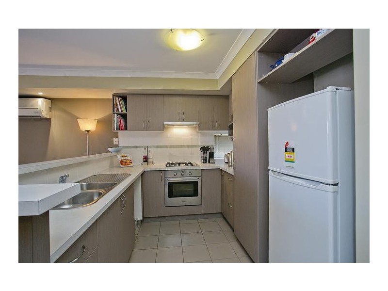 4 Goulburn Approach, Hammond Park WA 6164