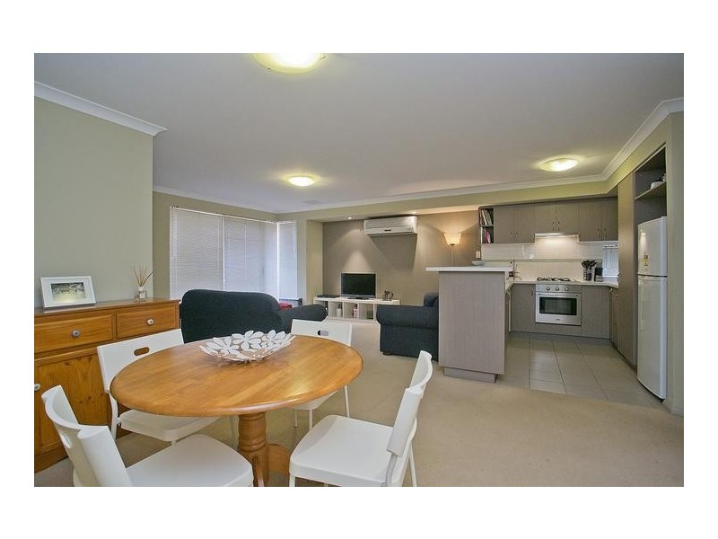 4 Goulburn Approach, Hammond Park WA 6164