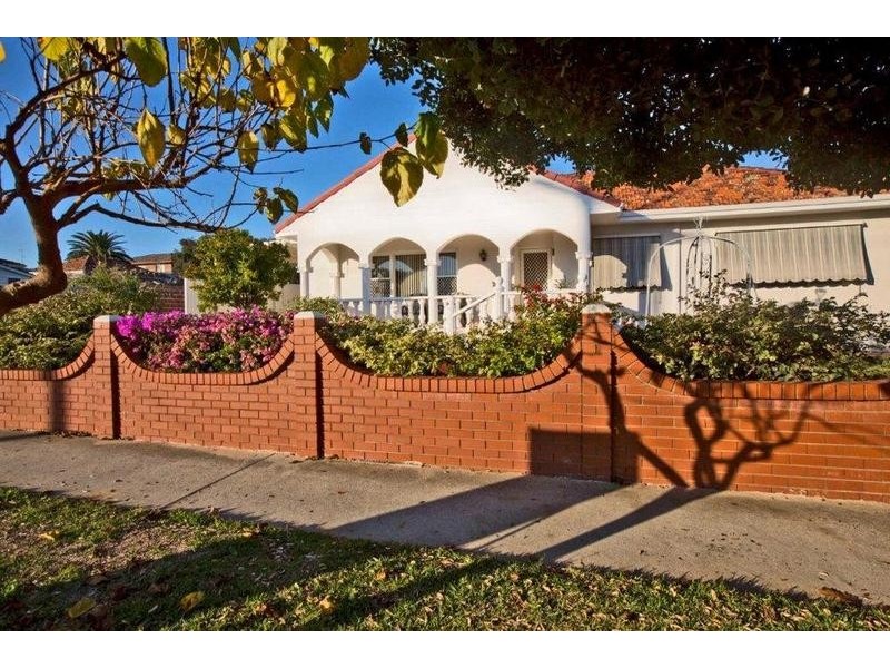 18 York Street, Beaconsfield WA 6162