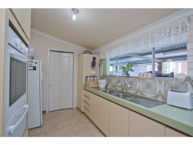 18 York Street, Beaconsfield WA 6162