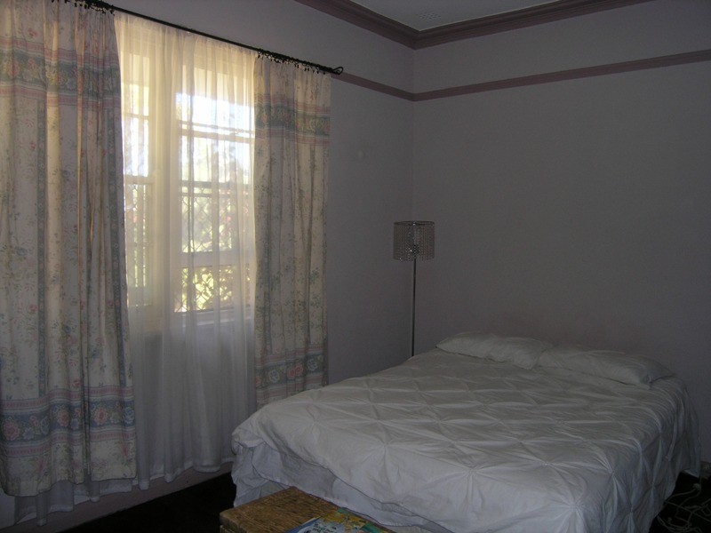 8 Parsons Road, Manning WA 6152