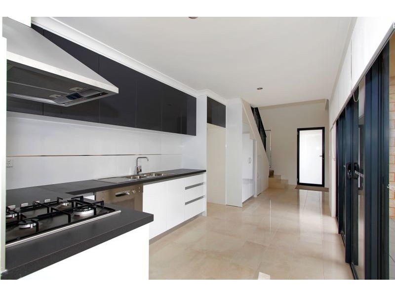 2/14 Latteri Turn, Aubin Grove WA 6164