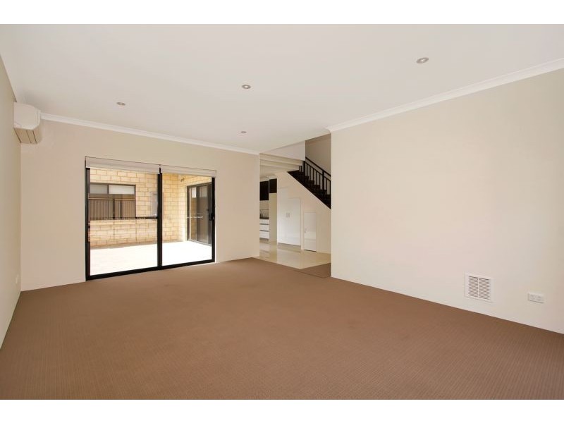2/14 Latteri Turn, Aubin Grove WA 6164