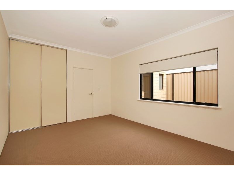 2/14 Latteri Turn, Aubin Grove WA 6164
