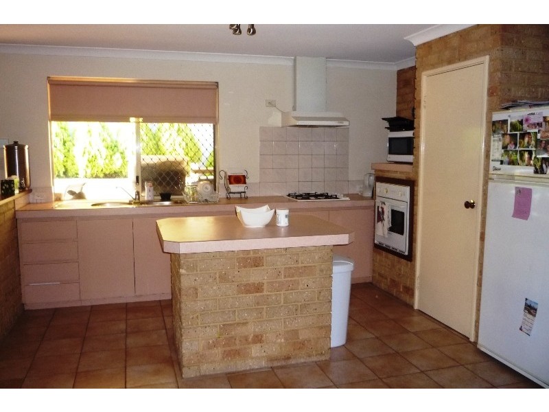 5 Marie Court, Atwell WA 6164