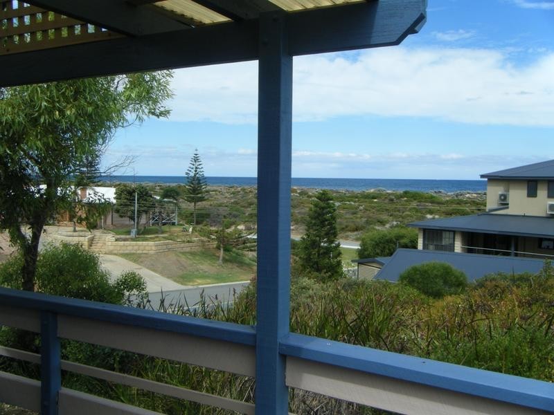 8 Coffey Street, Singleton WA 6175