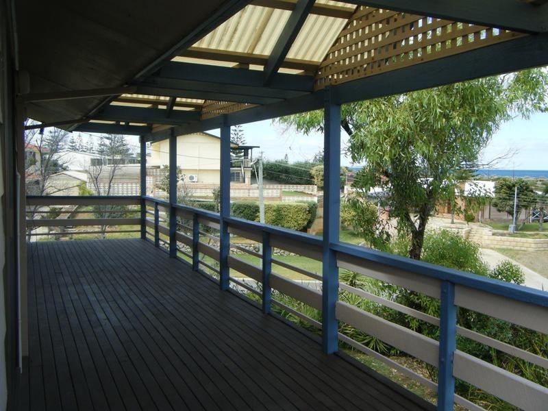 8 Coffey Street, Singleton WA 6175