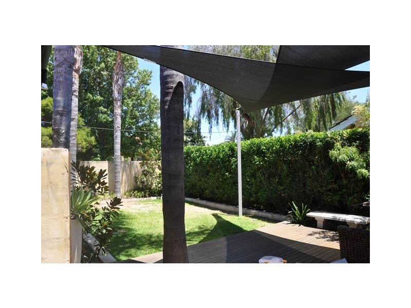 21 Denny Way, Alfred Cove WA 6154