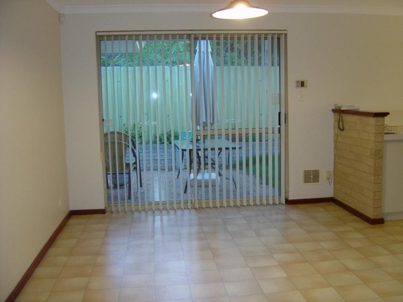 2/1 Cleopatra Street, Palmyra WA 6157