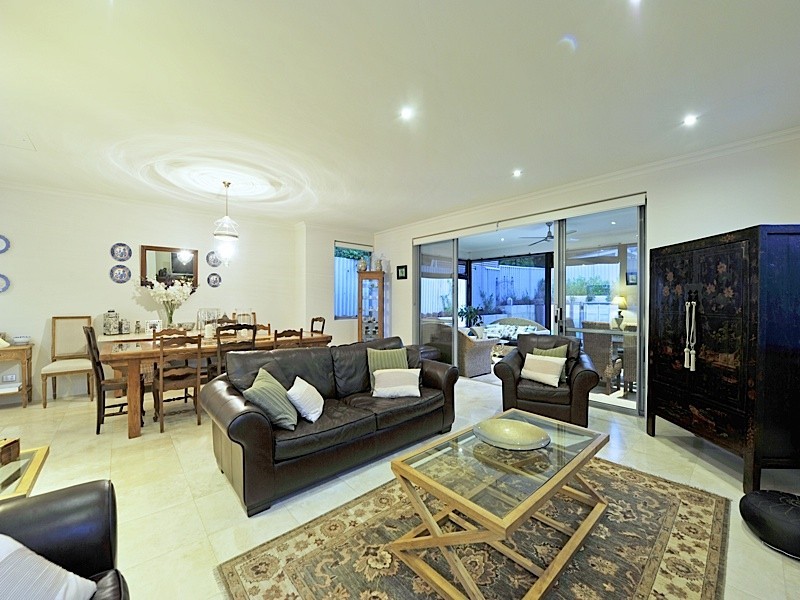 4A Knox Crescent, Melville WA 6156