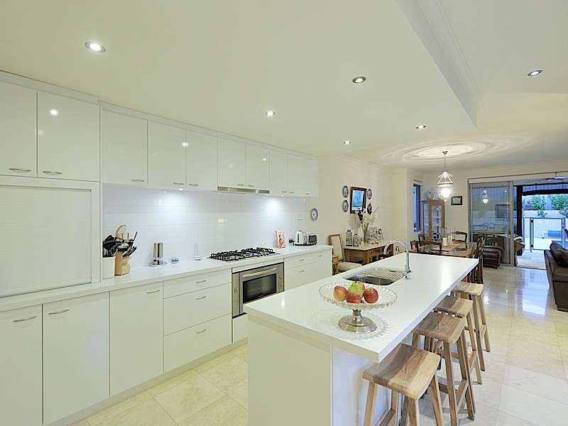 4A Knox Crescent, Melville WA 6156