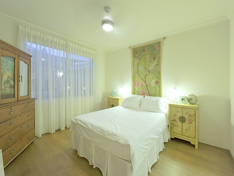 4A Knox Crescent, Melville WA 6156