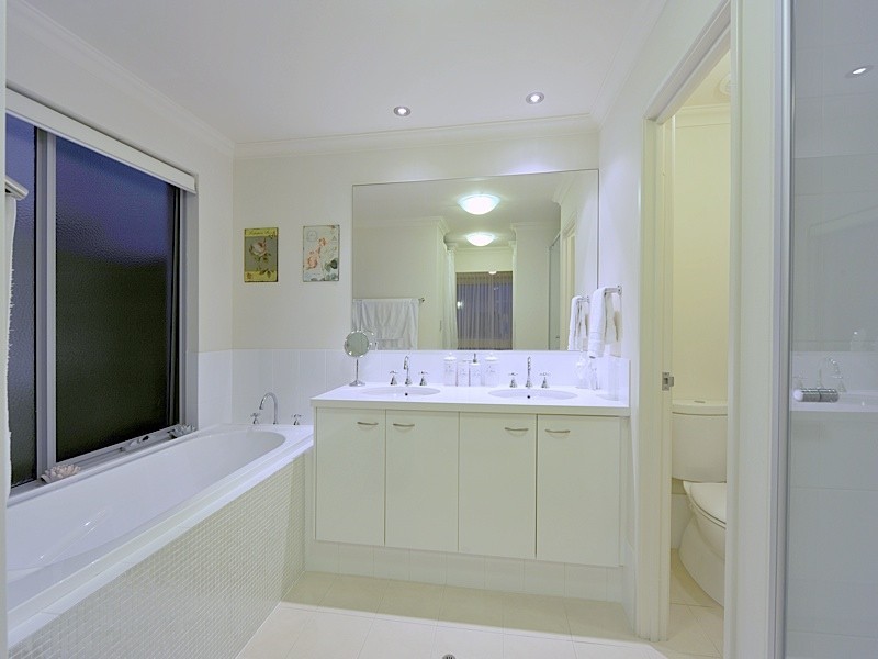 4A Knox Crescent, Melville WA 6156