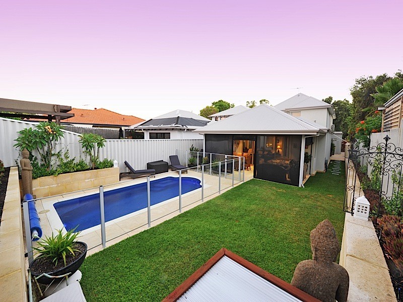 4A Knox Crescent, Melville WA 6156