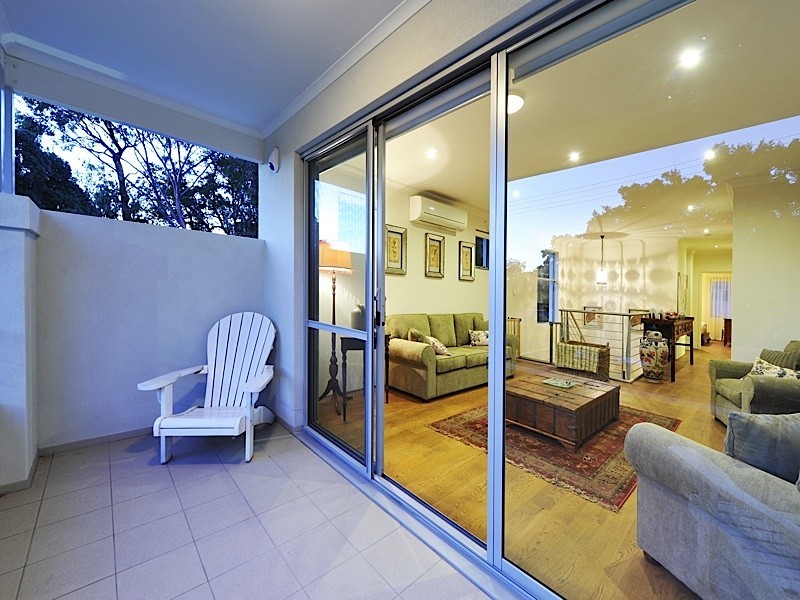 4A Knox Crescent, Melville WA 6156