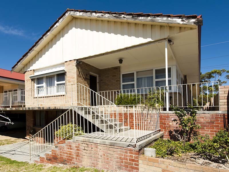 2/2 Chalmers Street, Fremantle WA 6160