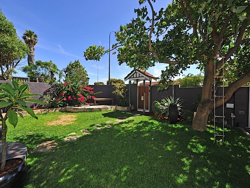 86A Carrington Street, Palmyra WA 6157