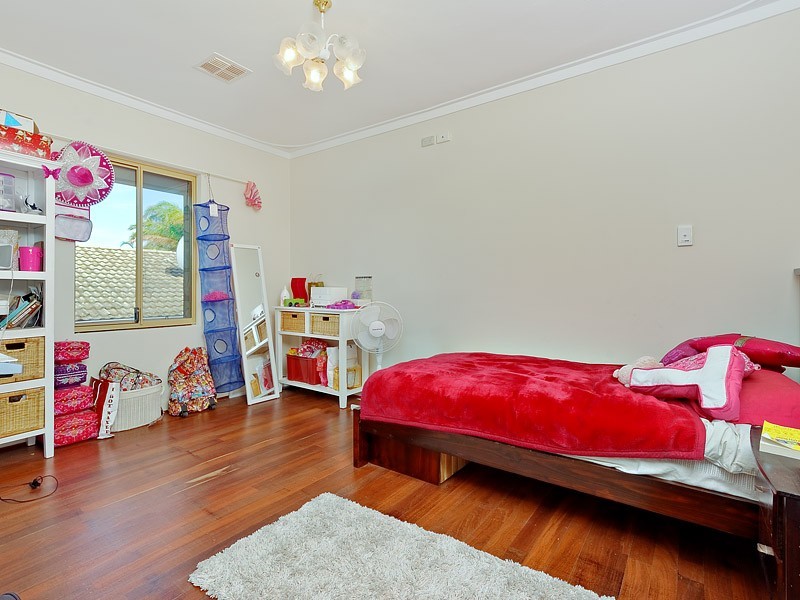 12 Tolley Court, Hamilton Hill WA 6163