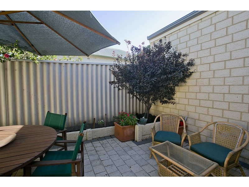 2/175 Stock Road, Palmyra WA 6157