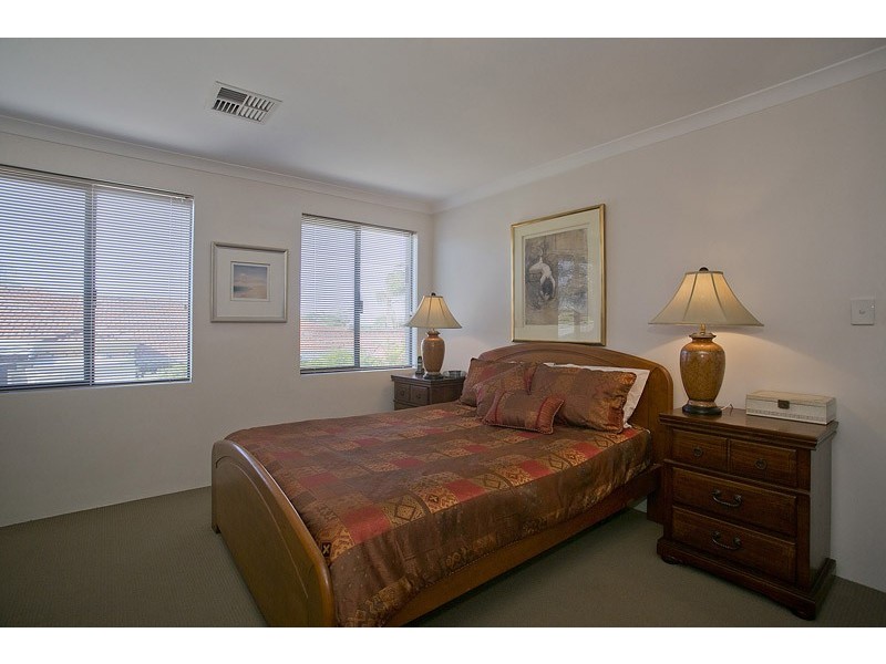 2/175 Stock Road, Palmyra WA 6157