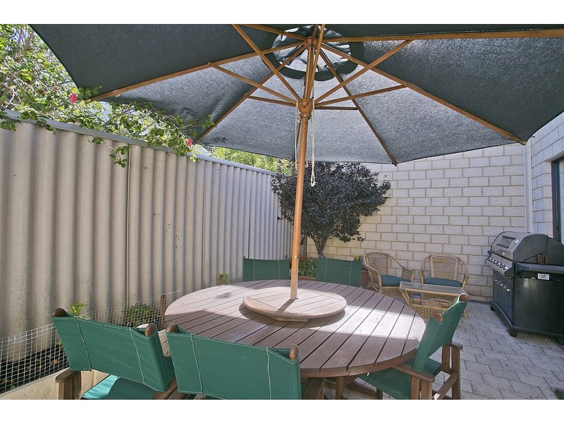 2/175 Stock Road, Palmyra WA 6157