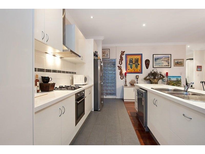 2 Lynn Street, Hilton WA 6163