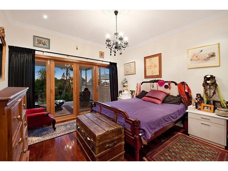 2 Lynn Street, Hilton WA 6163